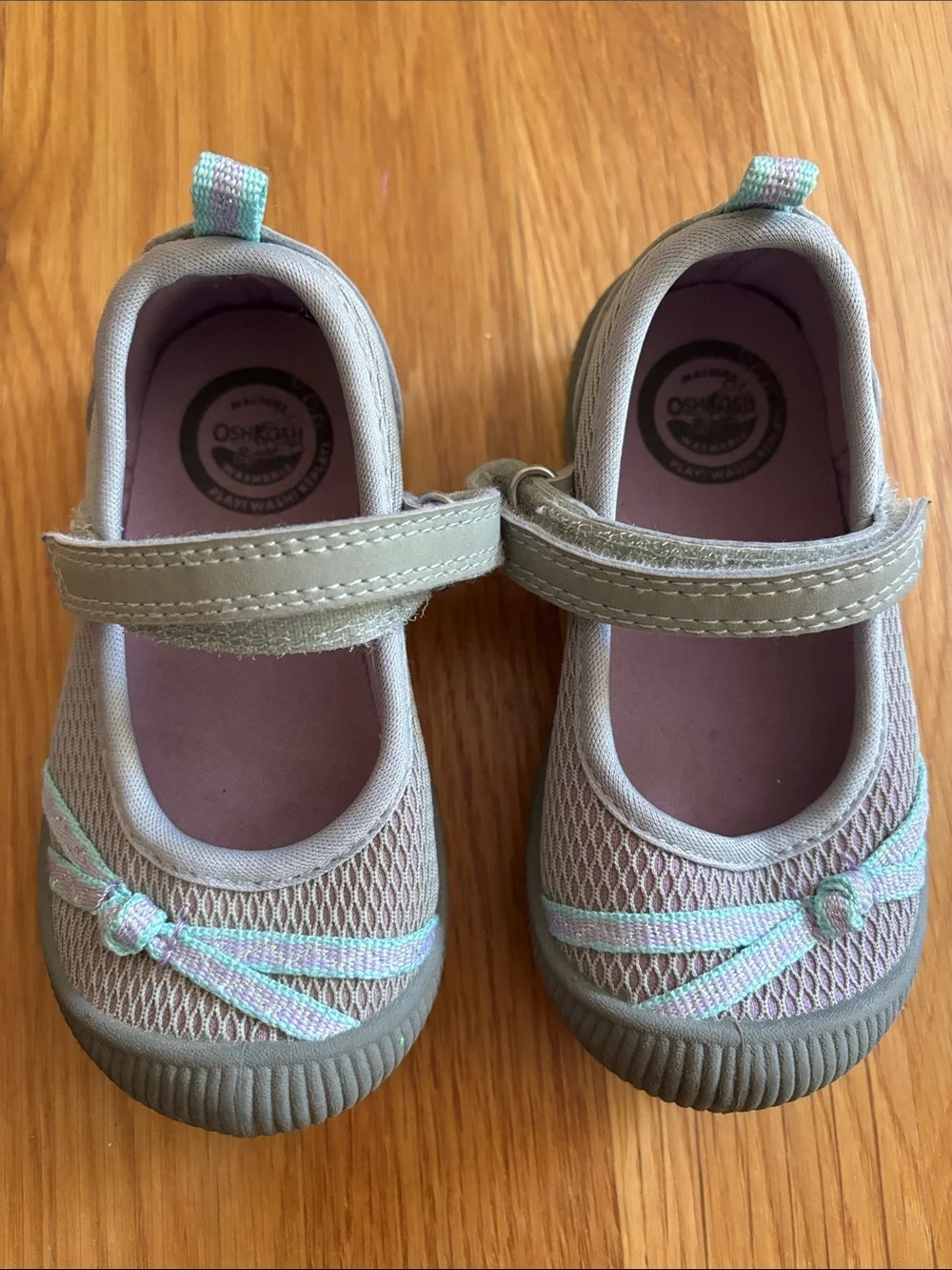 Size 6 Toddler Girls Osh Kosh B’gosh Shoes
